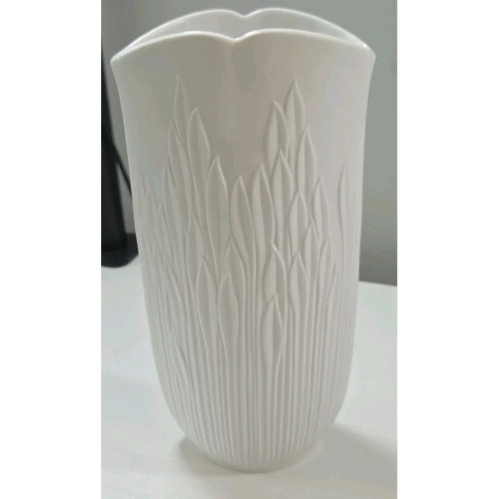 AK Kaiser White Matte Porcelain Vase Grass Leaf Pattern Made in Germany Signed